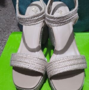 Women's Cream Sandals
